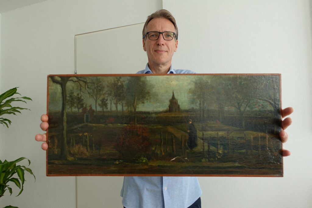 Van Gogh paintings snatched then found