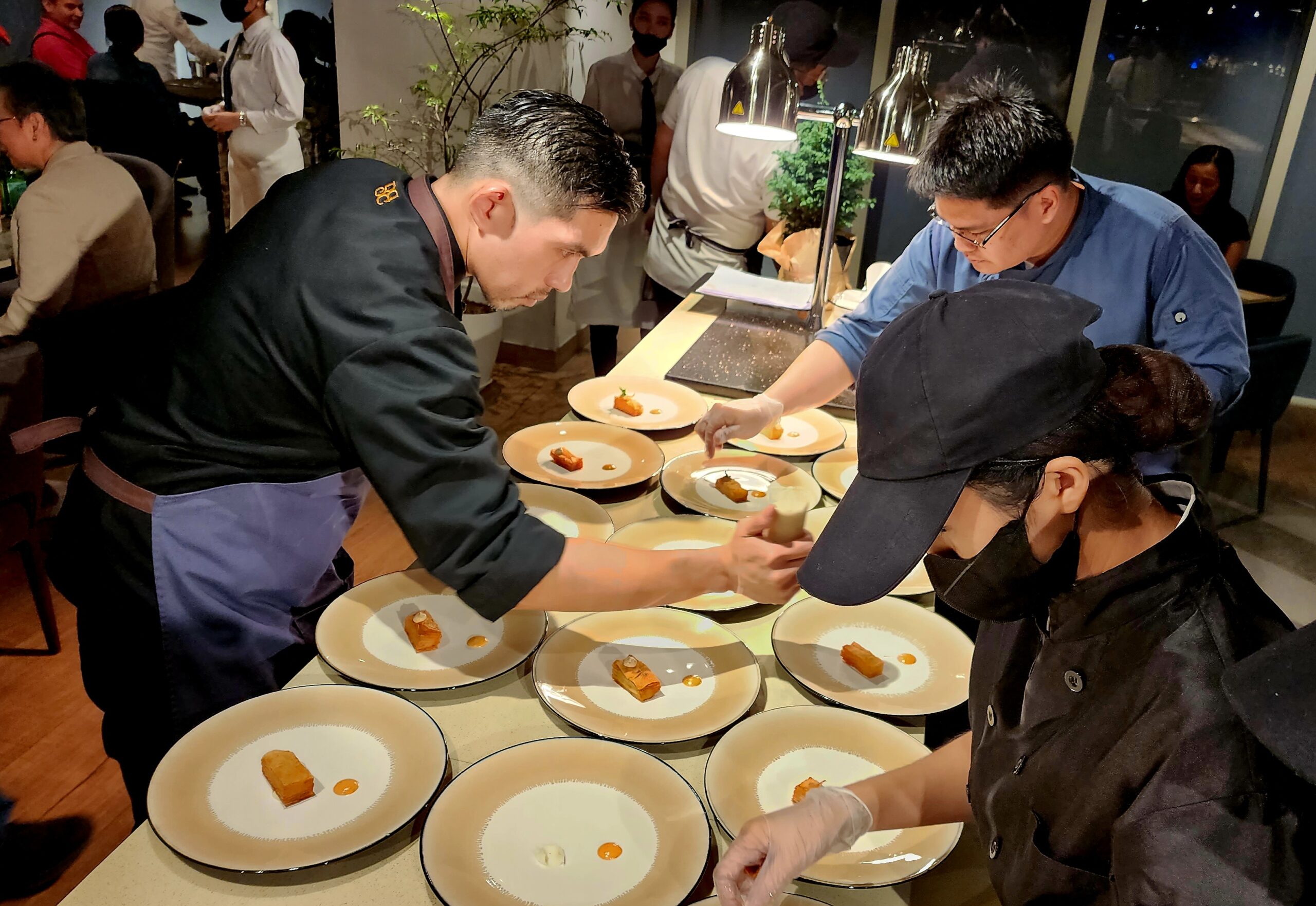 six-hands-dinner-introduces-a-new-dining-destination