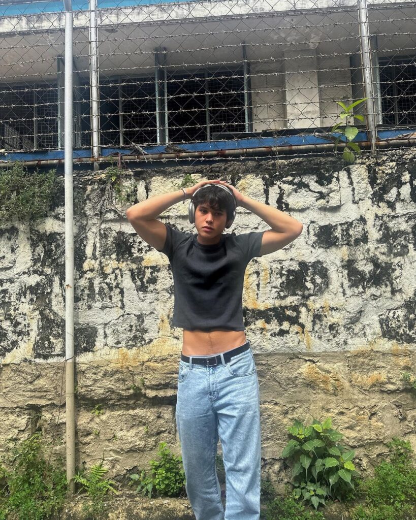 Kyle Echarri wows netizens with crop top outfit