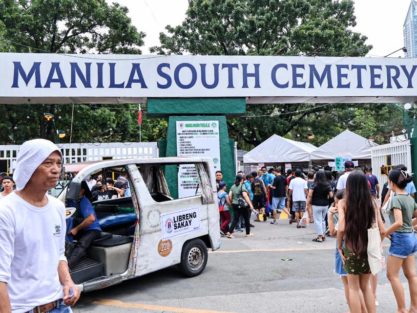 Filipinos throng cemeteries for All Saints’ Day
