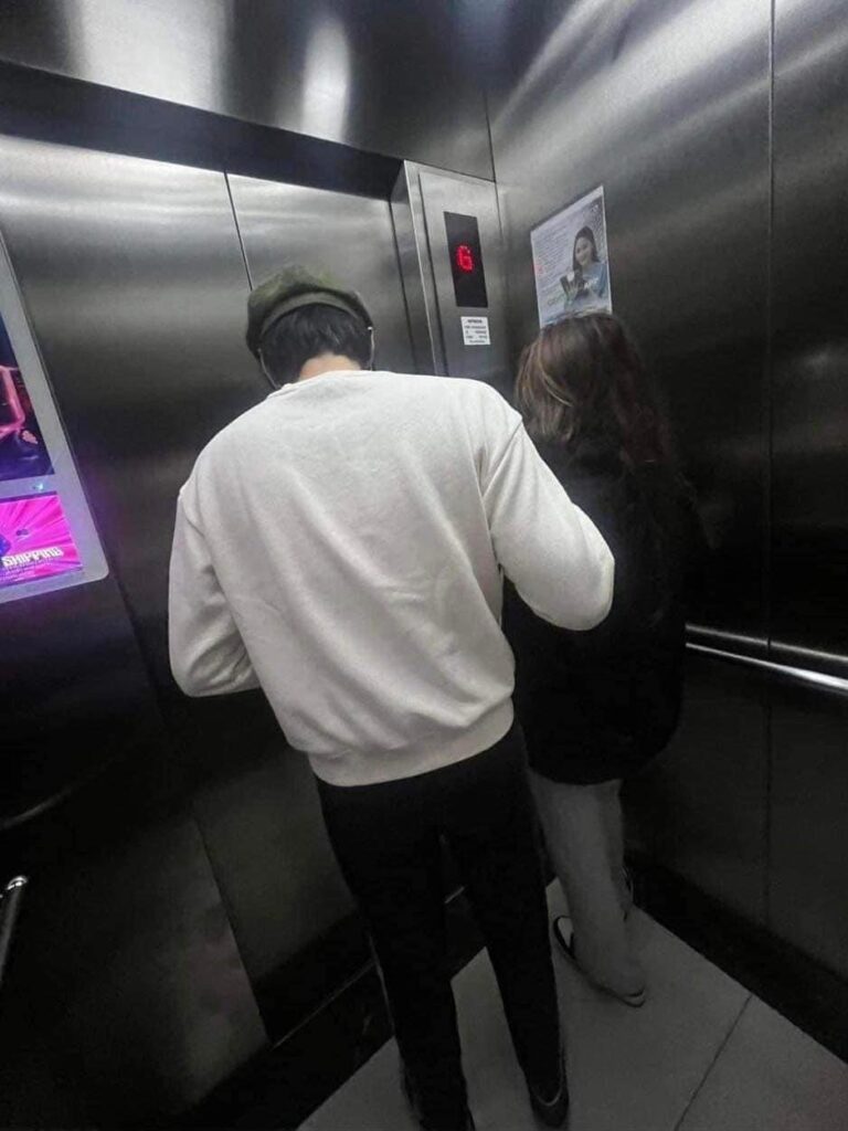 Fake yaarn: That’s not Andrea and Daniel in elevator photo